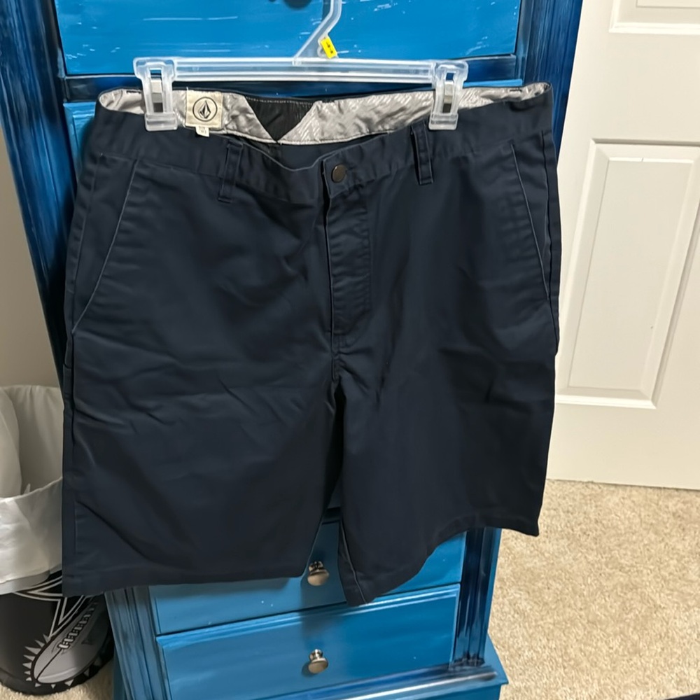 Men’s dark Navy Volcom shorts size 36